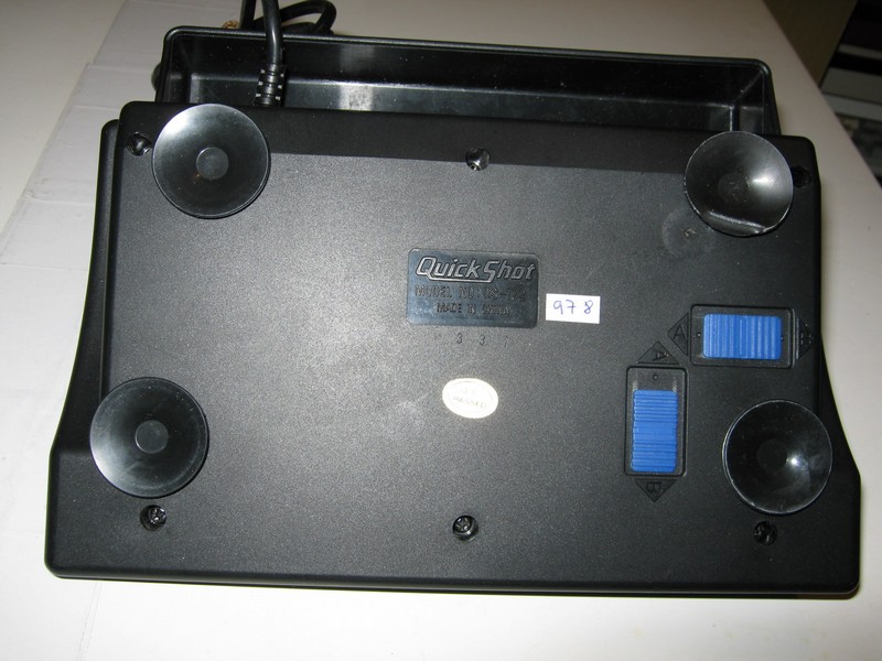 ovladac_joystick_quickshot_qs172_vzad.jpg, 114 kB