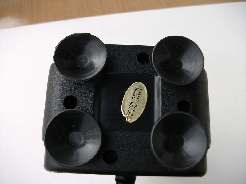 ovladac_joystick_quickstick_vzad.jpg, 116 kB