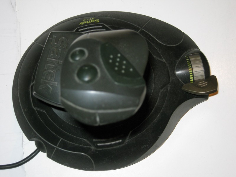 ovladac_joystick_saltek_st110_pred2.jpg, 78 kB