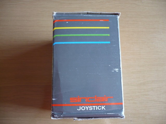 ovladac_joystick_sinclair_sjs1_krabicevzad.jpg, 50 kB