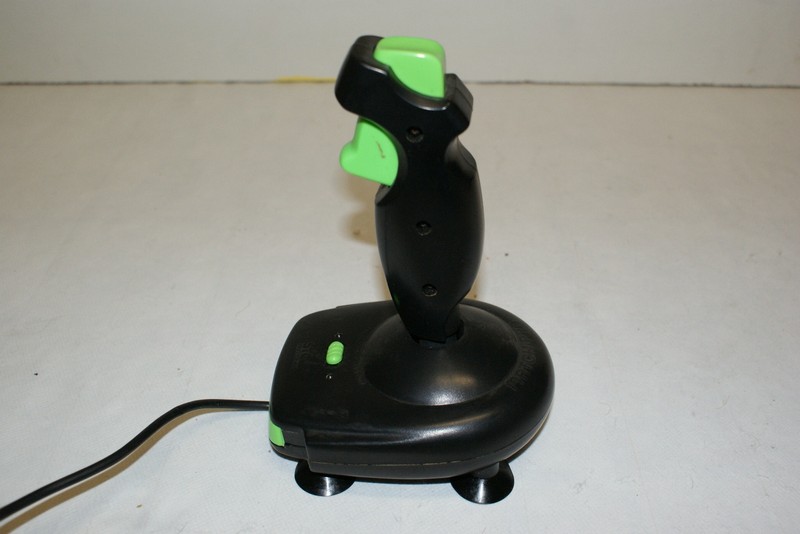 ovladac_joystick_stc_professional_pred.jpg, 104 kB