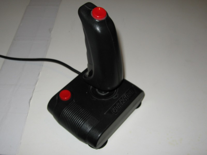 ovladac_joystick_svispectravideo_quickshot1_vrch.jpg, 49 kB