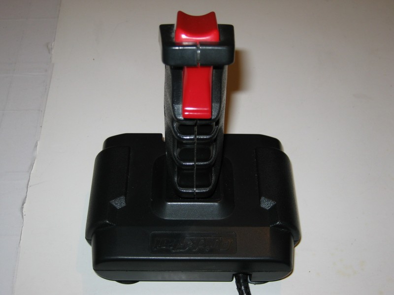 ovladac_joystick_svispectravideo_quickshot_pred3.jpg, 60 kB