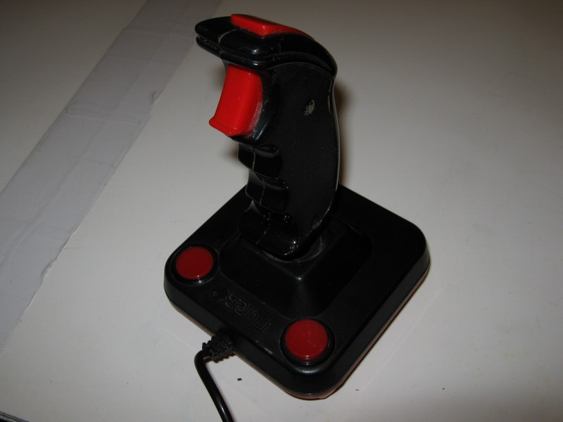 ovladac_joystick_turbo2_spod.jpg, 55 kB