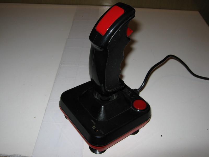 ovladac_joystick_turbo2_vrch.jpg, 61 kB