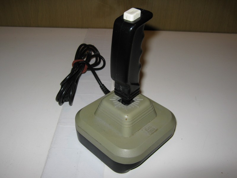 ovladac_joystick_vico_bossprecision_spod.jpg, 61 kB