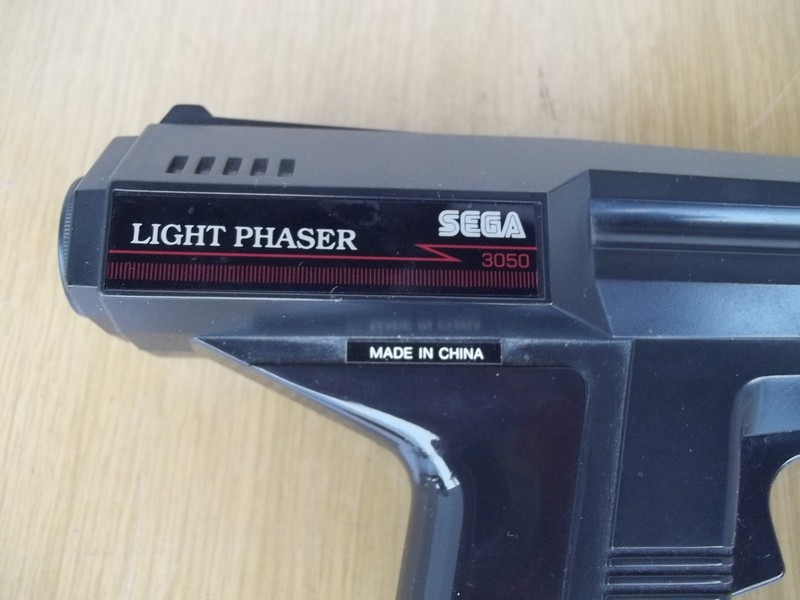 ovladac_svetelnapistole_sega_lightphasser_detail.jpg, 114 kB