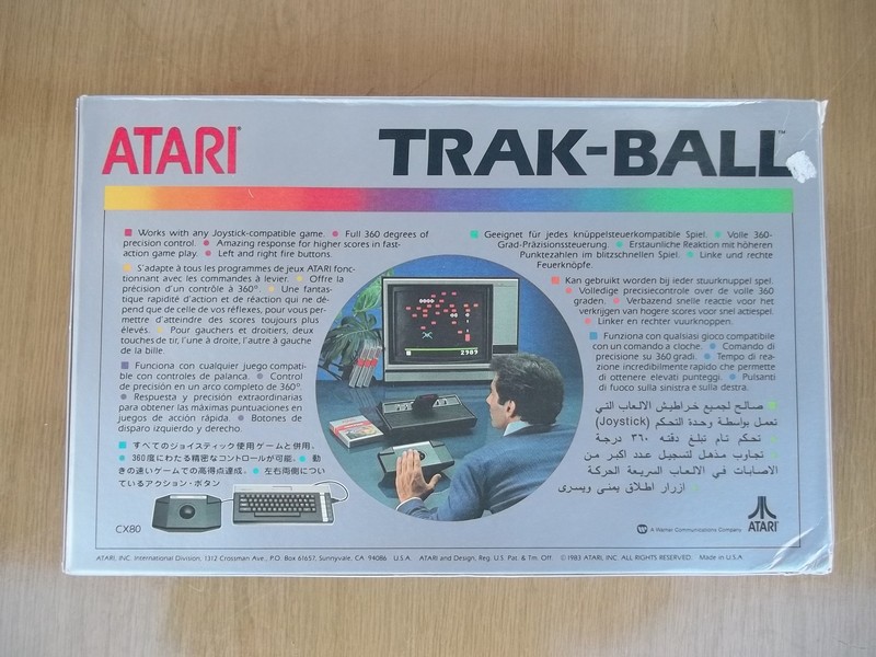 ovladac_trakbal_(atari)_atari_trakball_krabvzad.jpg, 162 kB