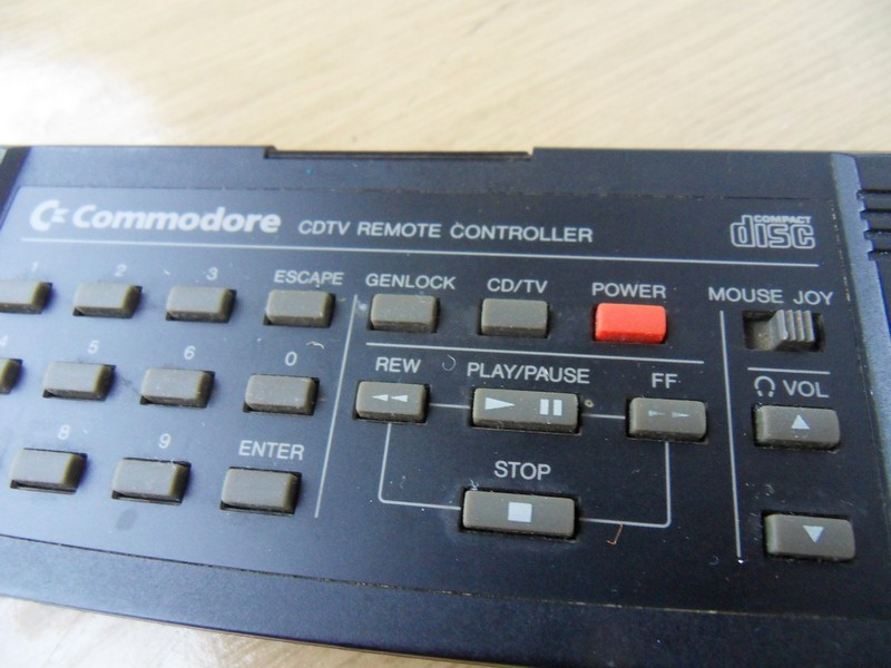 ovladace_dalkovy_commodore_cdtvremotecontroller_detail.jpg, 116 kB