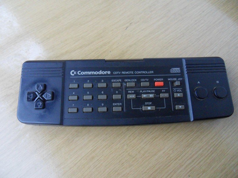 ovladace_dalkovy_commodore_cdtvremotecontroller_pred.jpg, 121 kB