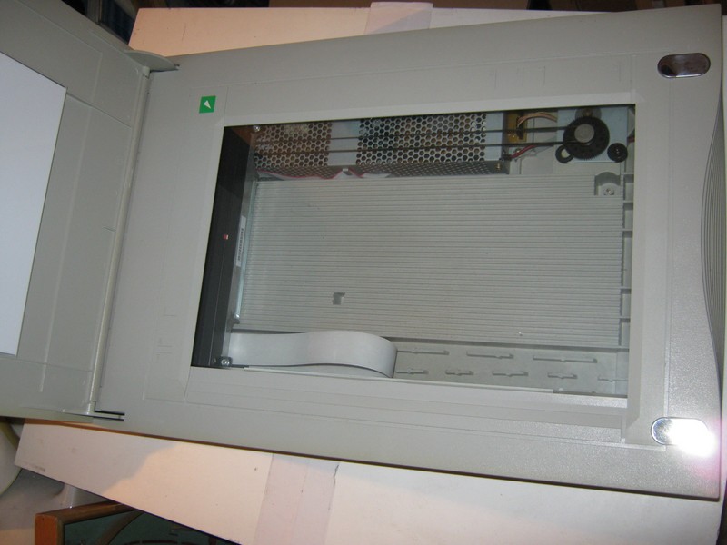 skener_hewlettpackard_scanjet4c_vevnitr.jpg, 84 kB