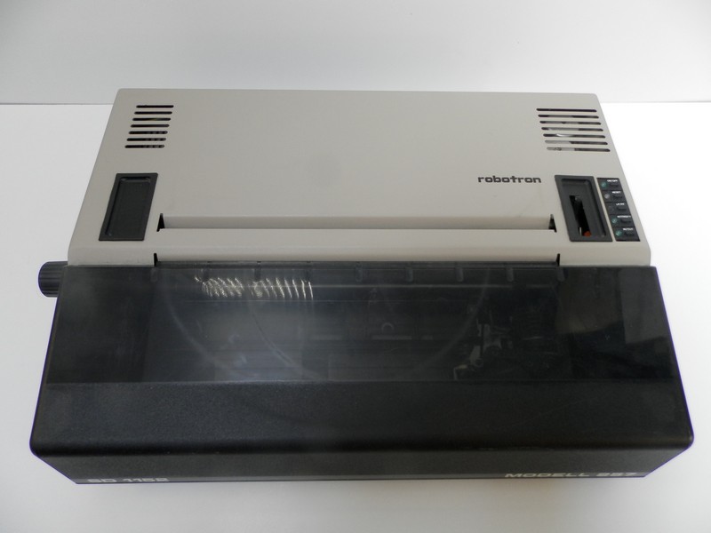 tiskarna_robotron_sd1152_pred2.jpg, 67kB