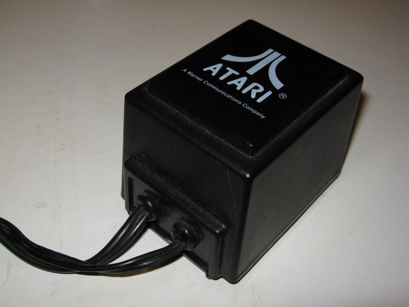 zdroj_atari_400_spod(2).jpg, 71 kB