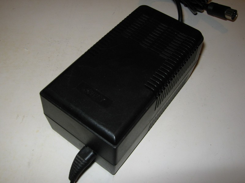 zdroj_atari_800xljiny_vrch.jpg, 66 kB