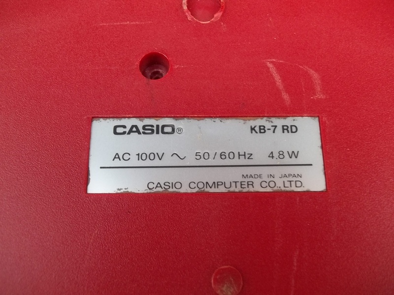 zdroj_casio_kb7_stitek.jpg, 273 kB