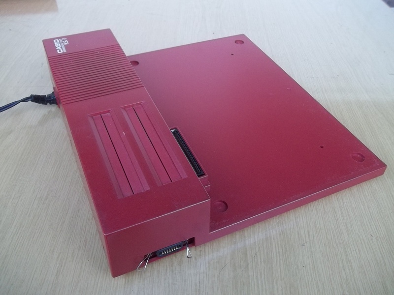zdroj_casio_kb7_vrch2.jpg, 203 kB