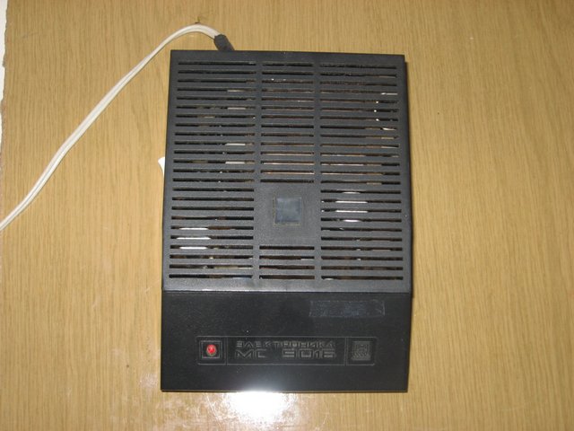 zdroj_elektronika_bk0011_pred.jpg, 60 kB