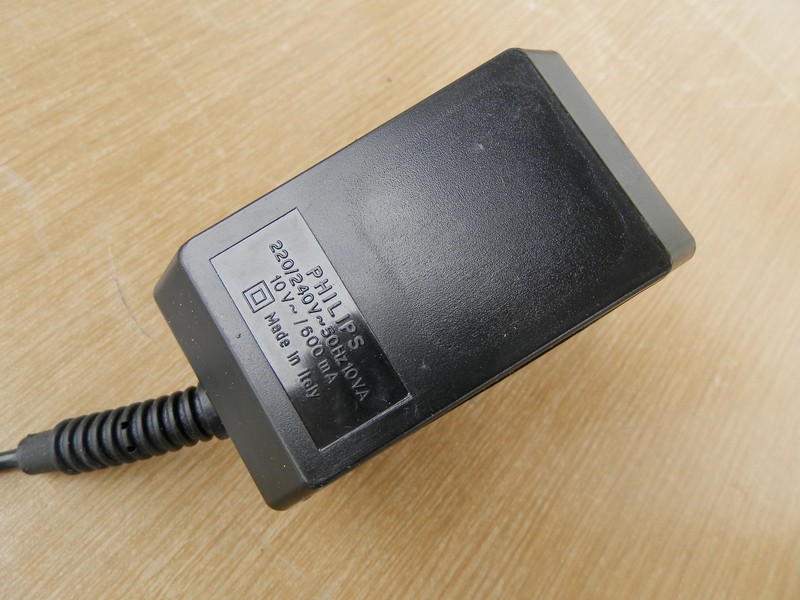 zdroj_philips_nms801_pred.jpg, 121kB