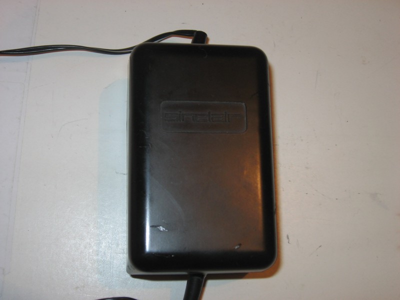 zdroj_sinclair_zxspectrumplus_pred2.jpg, 63 kB